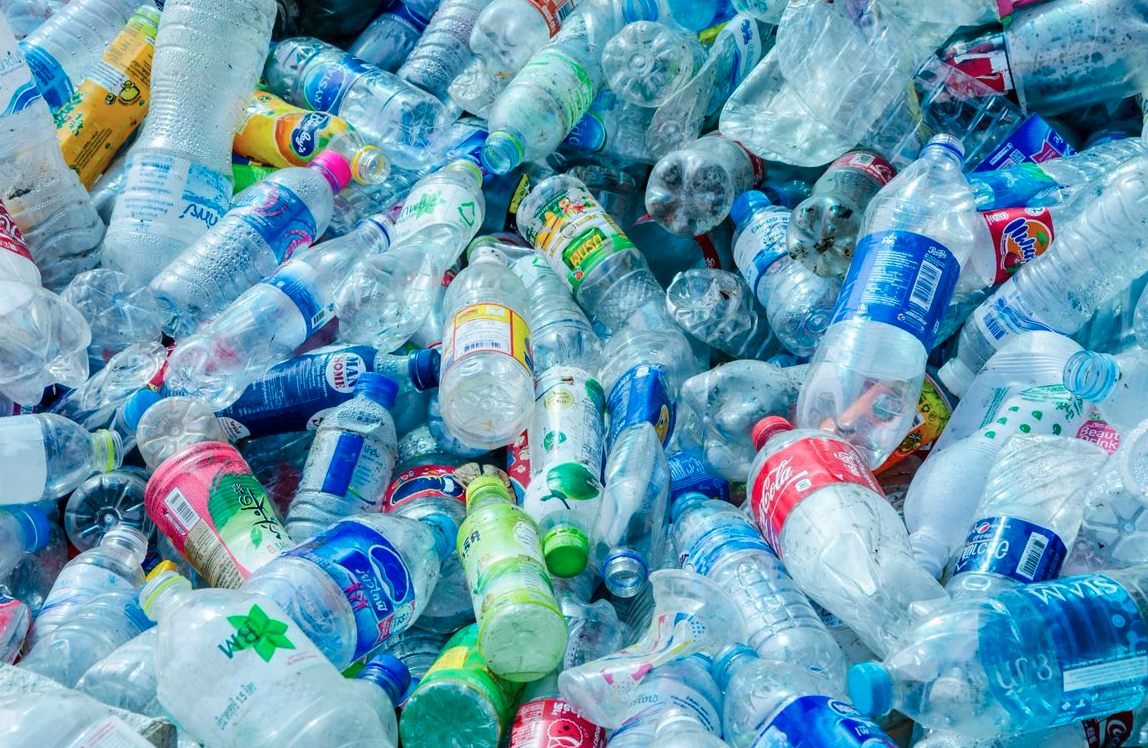 Consigne pour recyclage sur les bouteilles en plastique : Les associations  font bloc pour préserver le geste de tri unique
